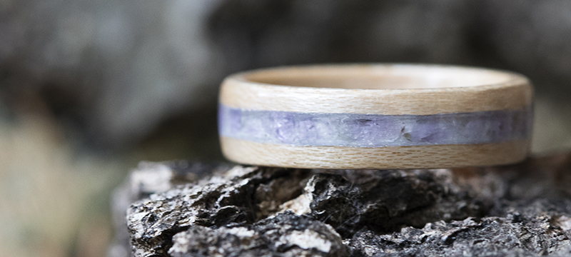 Maple wooden ring inlaid with amethyst