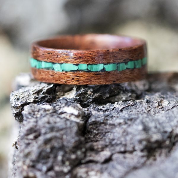 Mahogany wood ring with malachite inlay